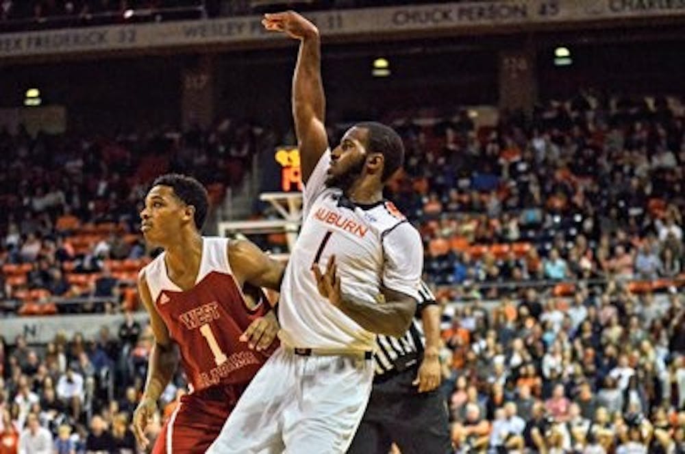 Offensively, Auburn was less than trigger shy from beyond the arc. All told, the Tigers attempted a staggering 32 3-point shots but made only 11. (Raye May l Photo Editor)