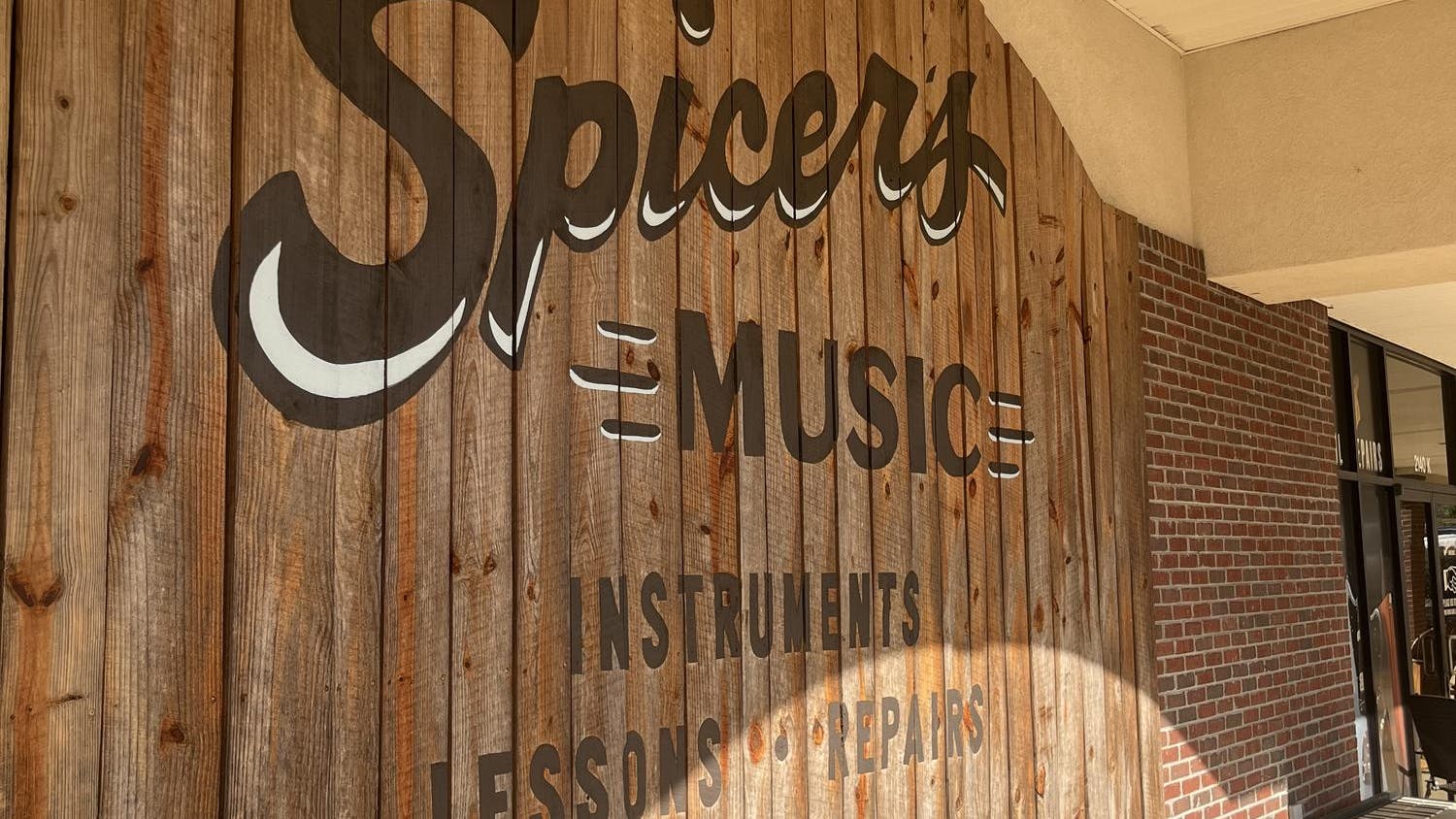 The outside of Spicer's Music.