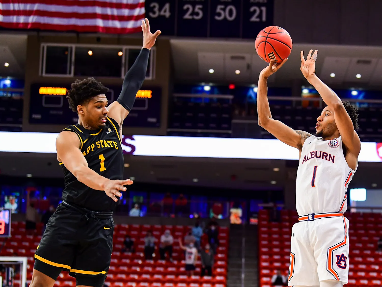 122220_Auburn_SL1_4875_Jamal Johnson shoots the ball .jpg