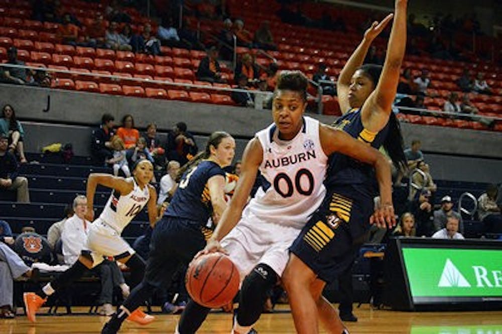 "Senior Hasina Muhammad led Auburn with a season-high 26 points on 8-of-18 shooting." (Emily Enfinger l Assistant Photo Editor)