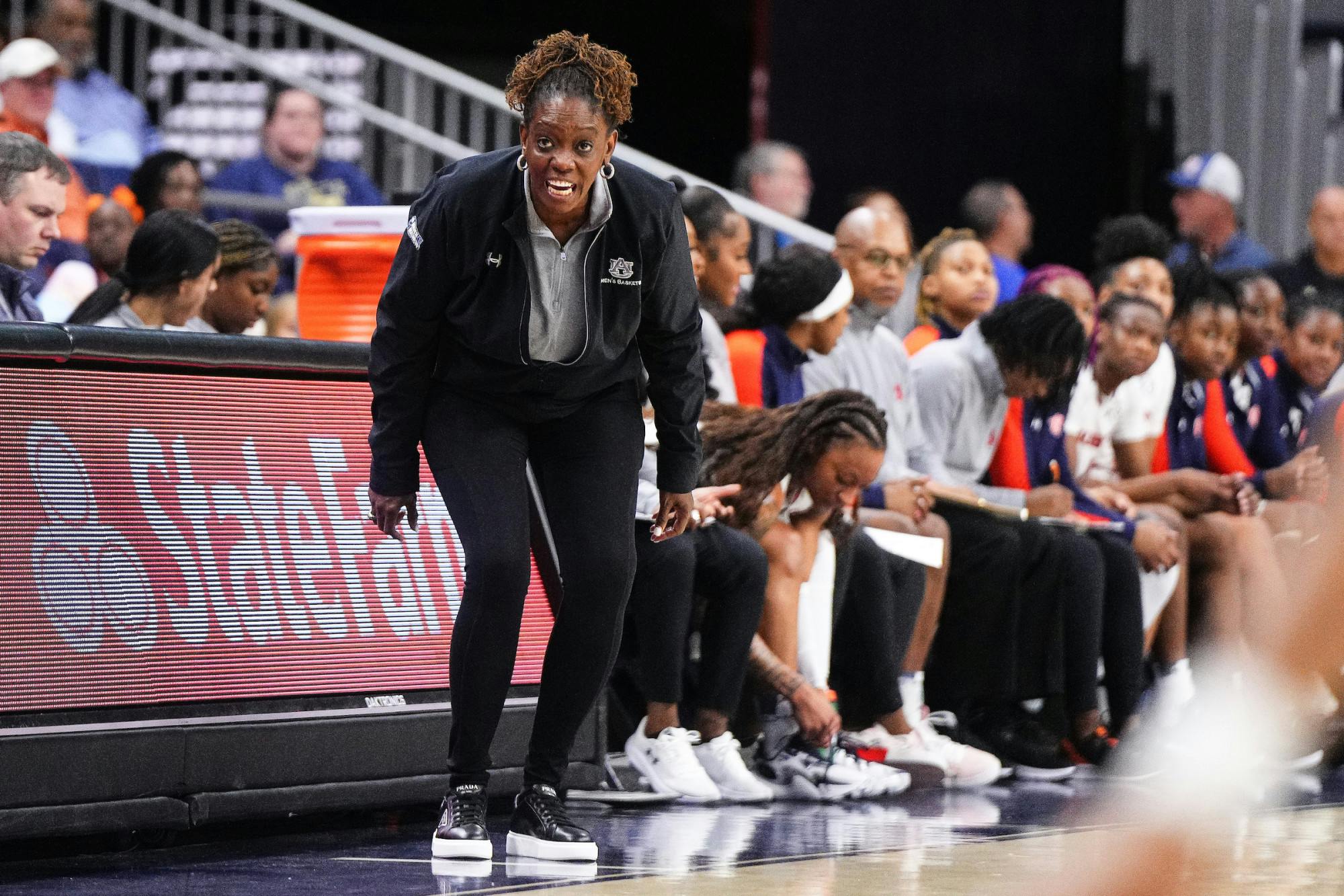 Head Coach Johnnie Harris_20231220_WBB_vsWashSt_ZB_0017