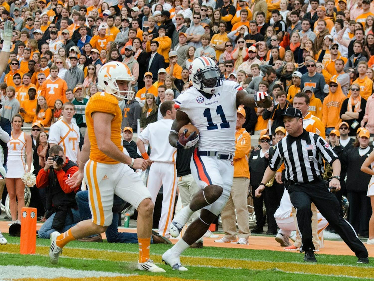 Chris Davis runs into the end zone for the Auburn touchdown against Tennessee on Saturday.
Raye May / Photo & Design Assistant