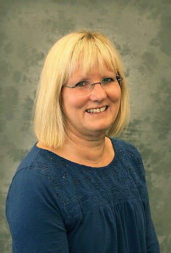 Alabama Extension specialist Nancy Loewenstein received a 2018 leadership in education award from Project Learning Tree for her work in environmental education.