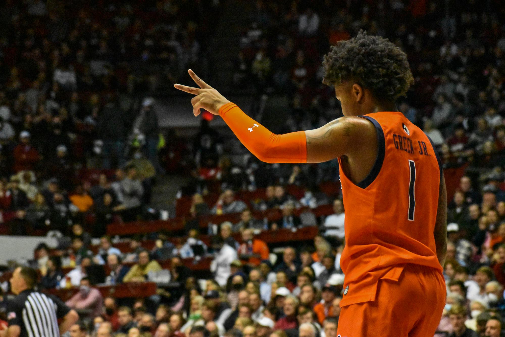 Wendell Green Jr. MBB No. 2 fingers