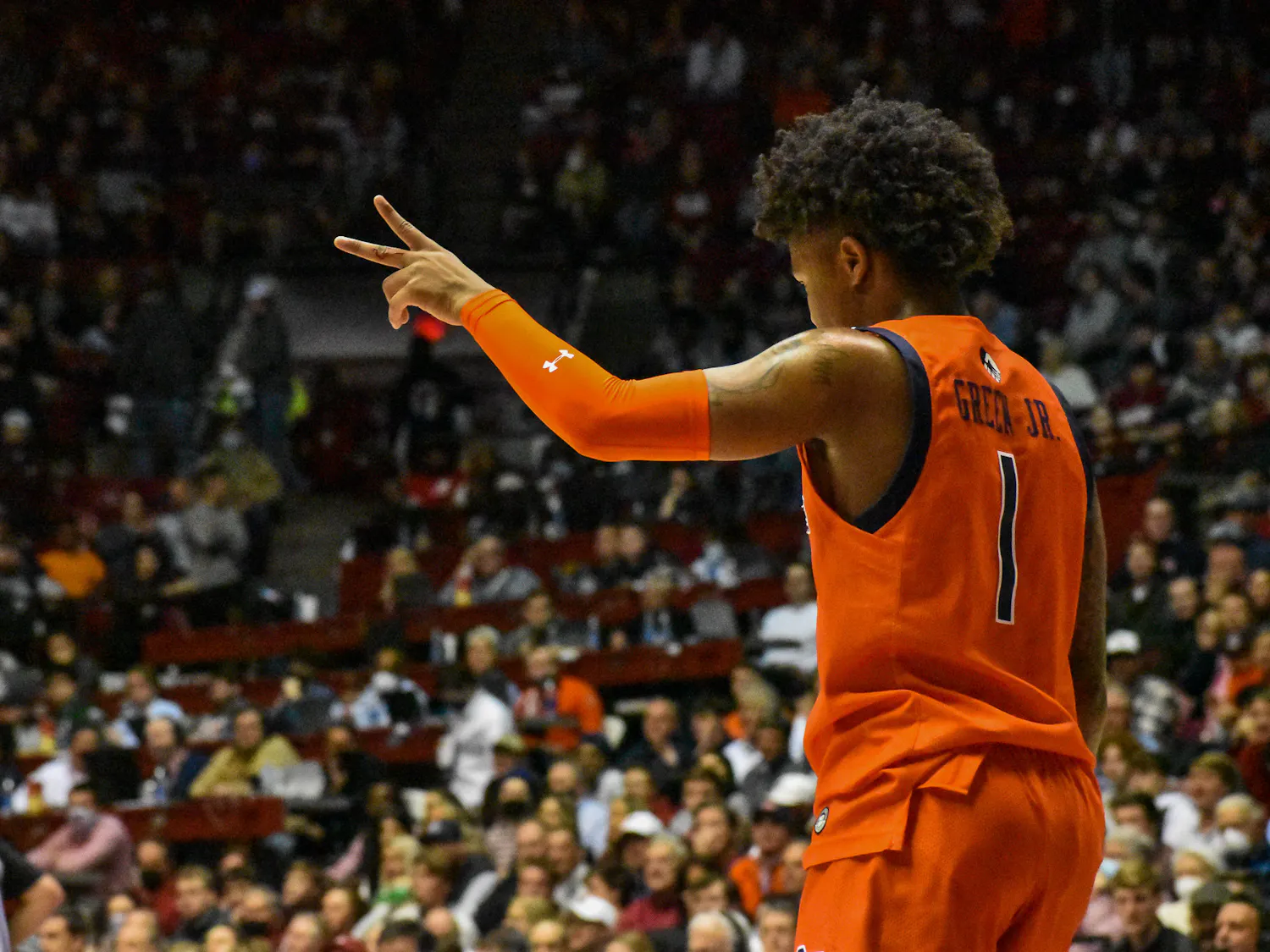 Wendell Green Jr. MBB No. 2 fingers