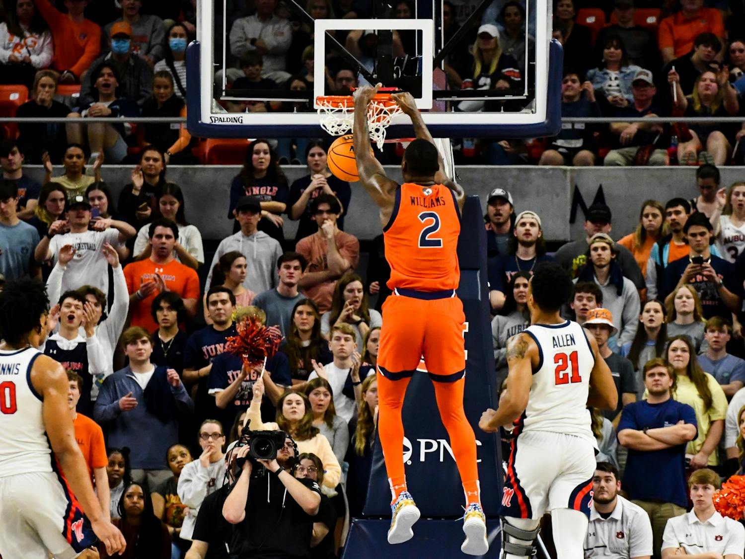 Auburn Men's Basketball Player Jaylin Williams (2) makes a slam dunk at Auburn vs Ole Miss in Neville Arena on Feb. 22, 2023.
