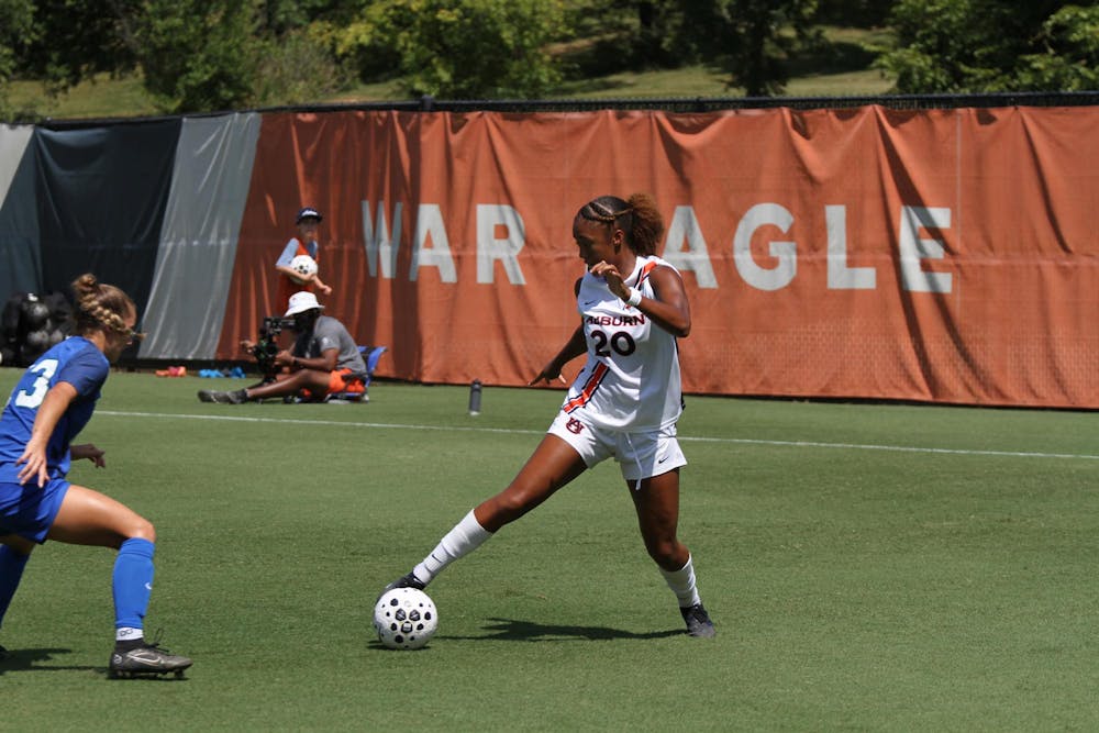 Hayden Colson (20) gains control of the ball on Jane B. Moore Field during the Auburn University Women's Soccer game against FGCU on Sunday, Sept. 7, 2025.