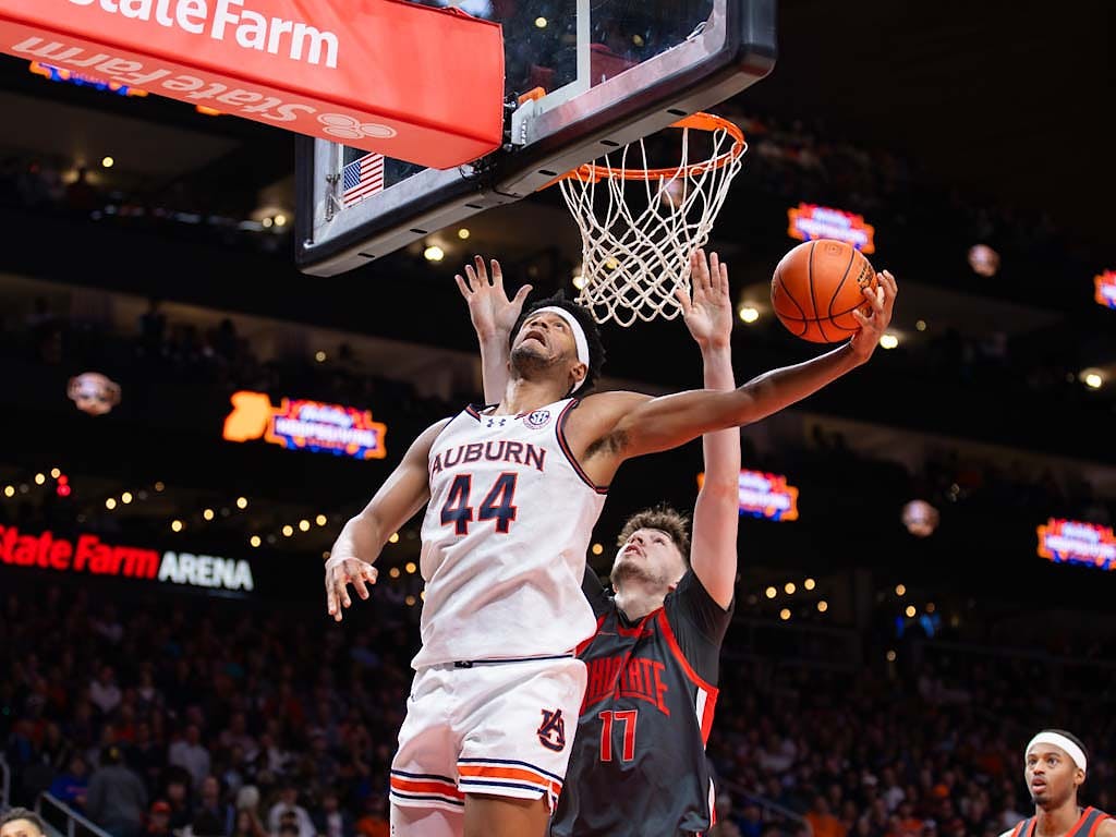 MBB vs OSU - Luca Flores 08.JPG