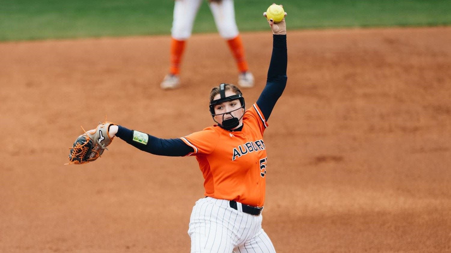 shelby lowe pitches at Kentucky