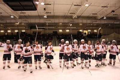 The Auburn men's hockey team before they wrap up their season against Vanderbilt. (Courtesy of Sean Kemp)
