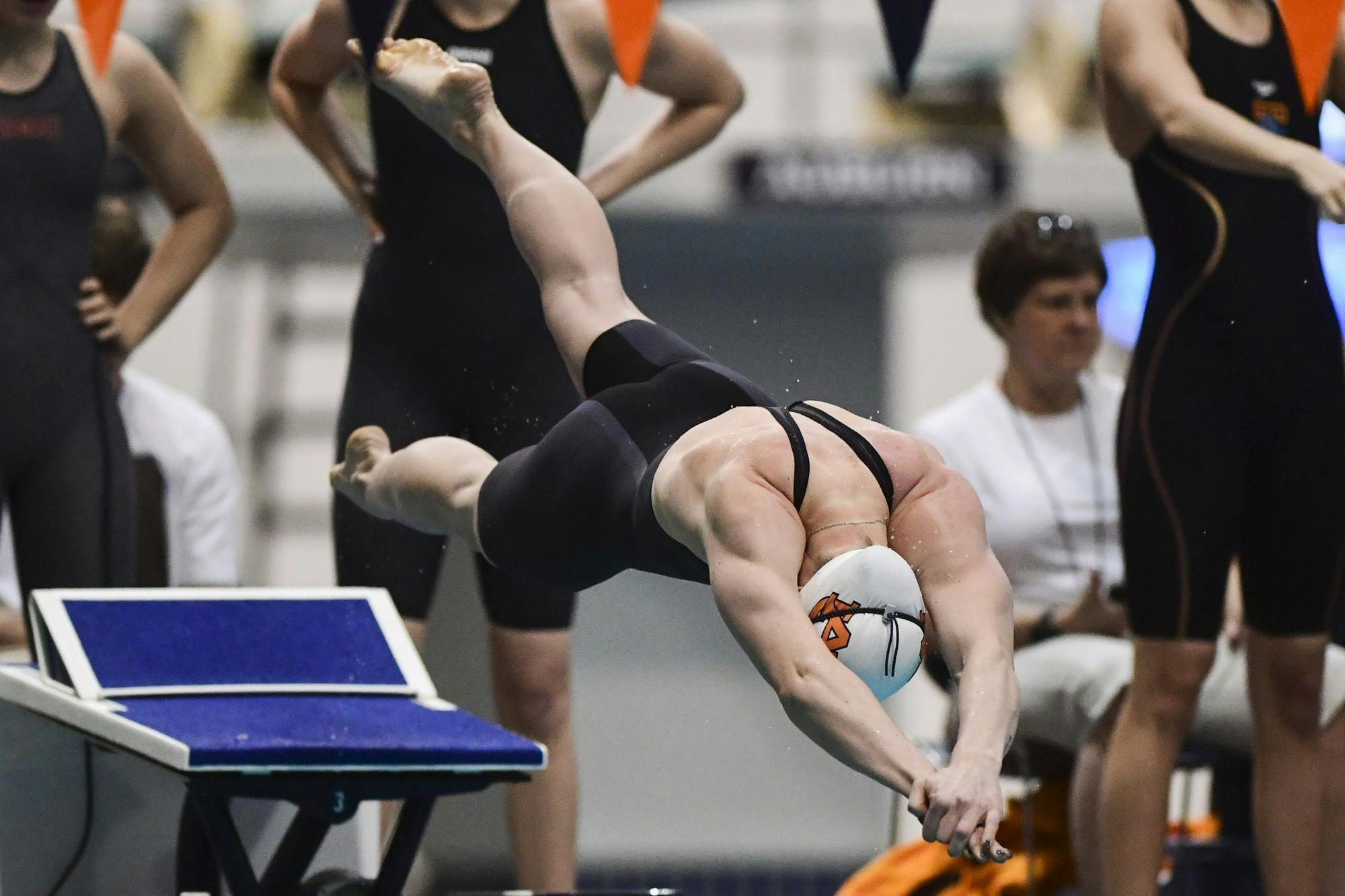 womens200free  20200219 SL1_8814.JPG