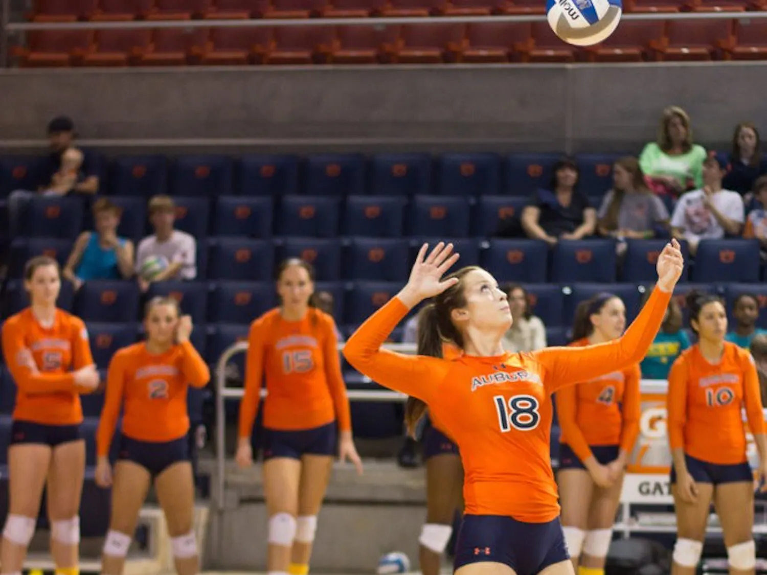 Alyssa Ivey prepares to serve the ball during the Volleyball game in the Auburn Arena on October 20, 2013. (Jenna Burgess / ASSOCIATE PHOTO EDITOR)