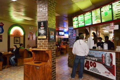 Little Italy Pizzeria serves up beer, wine and pizza until 3 a.m. on Fridays and Saturdays. (Raye May / PHOTO EDITOR)