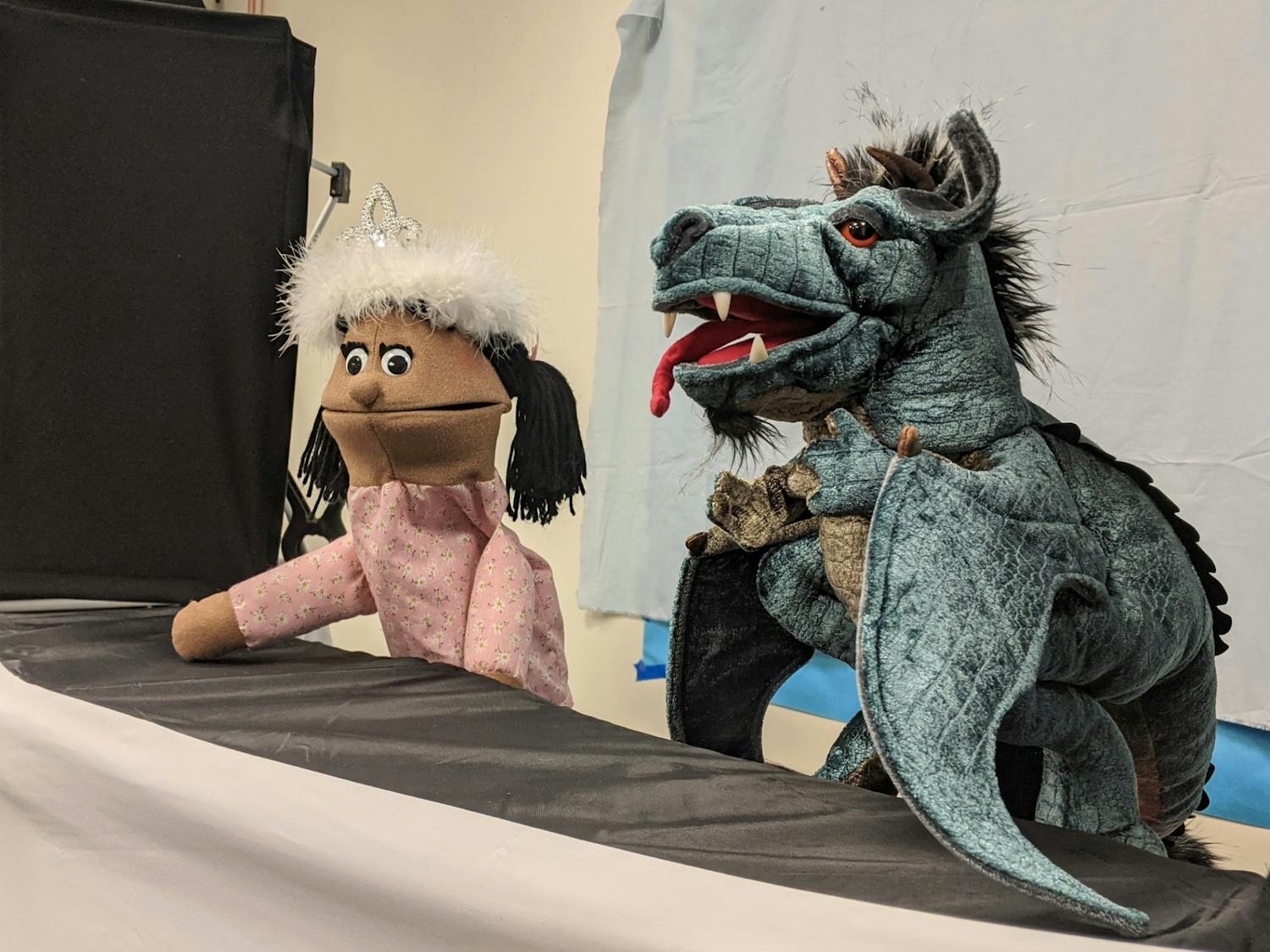 library puppet show