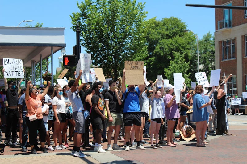 GALLERY: Protestors gather at Toomer's Corner, call for justice for late George Floyd. 05.31.20