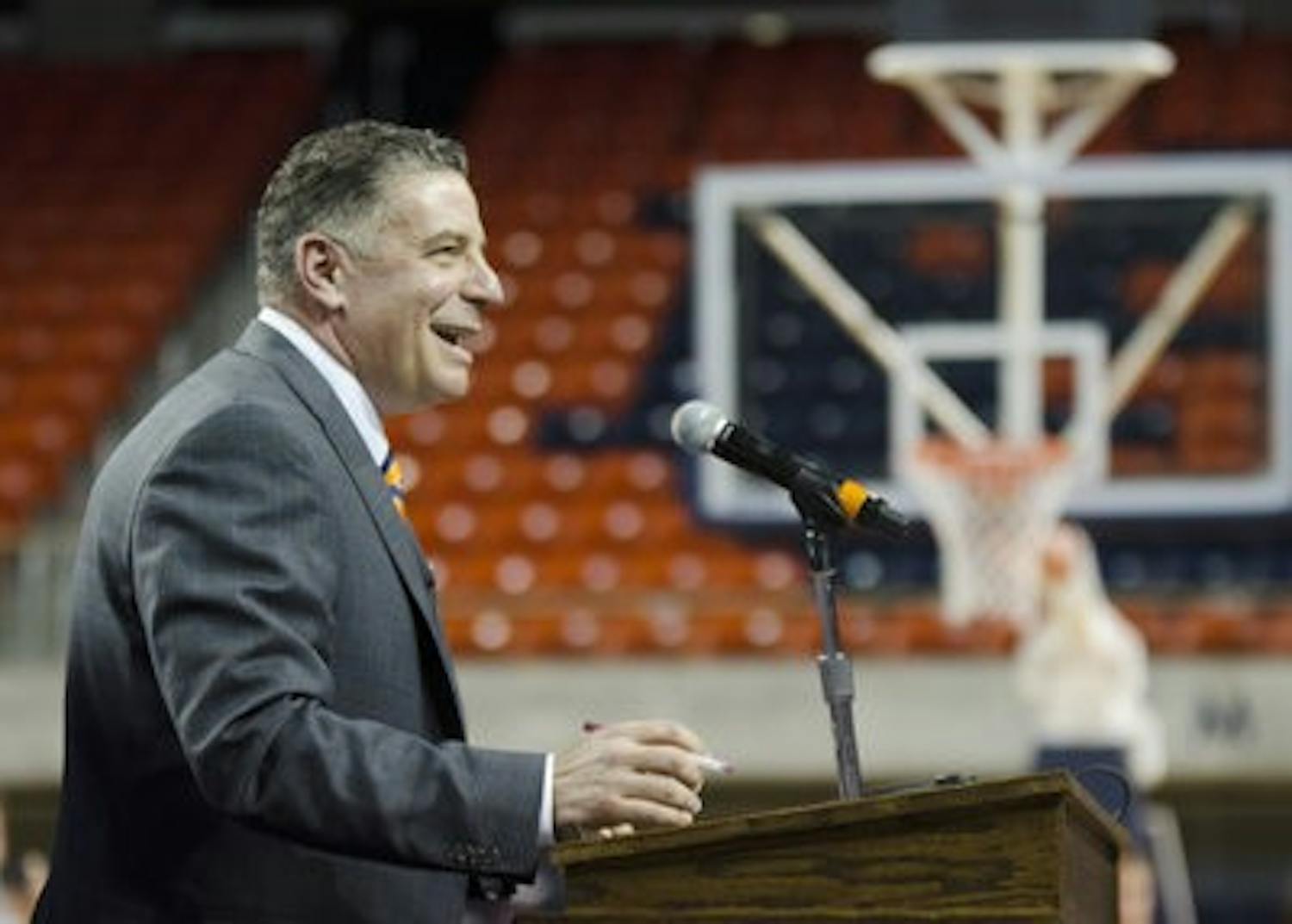 Bruce Pearl addresses the crowd at Auburn Arena at his introductory press conference March 18, 2014. Raye May / DESIGN EDITOR