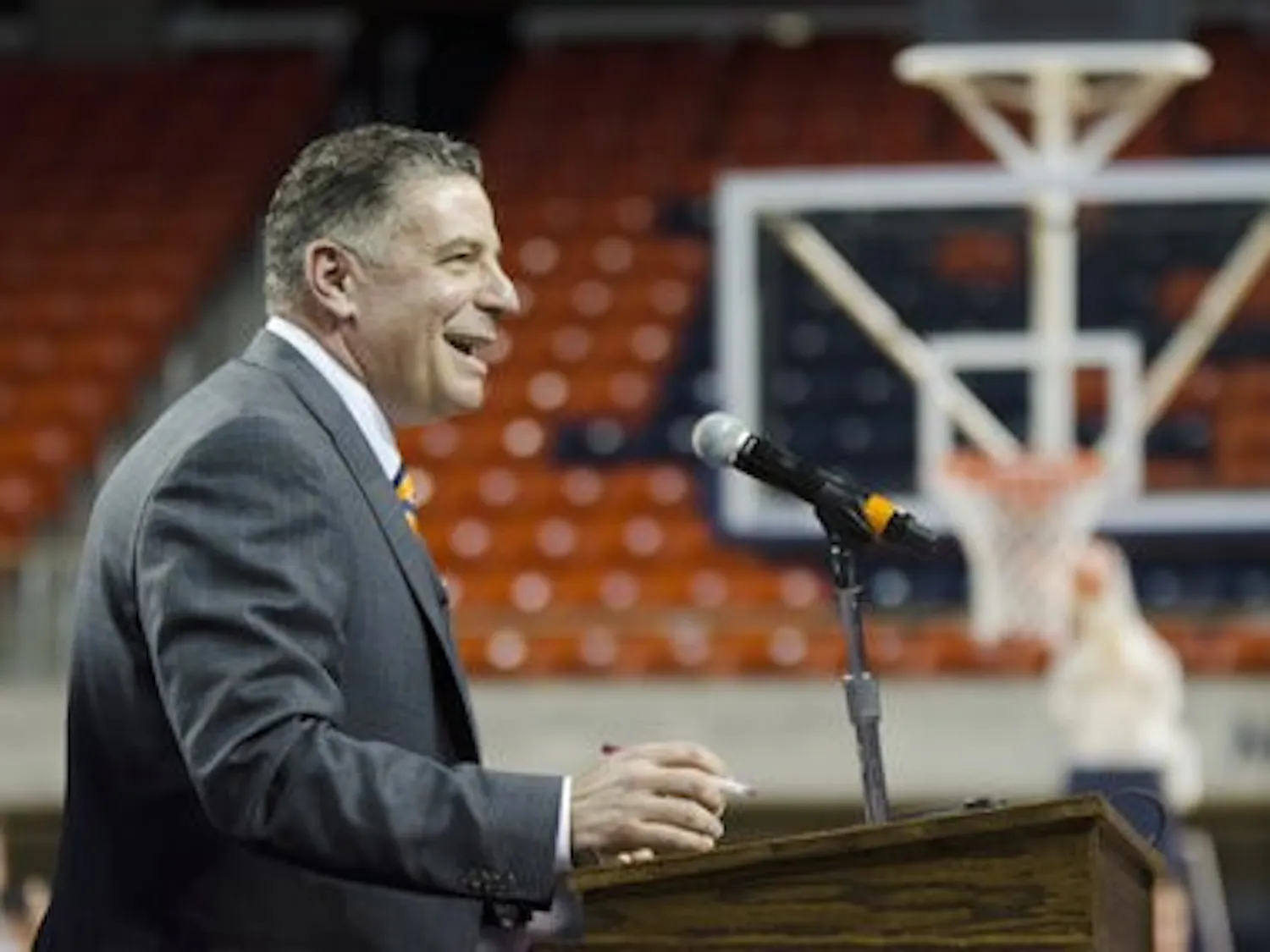 Bruce Pearl addresses the crowd at Auburn Arena at his introductory press conference March 18, 2014. Raye May / DESIGN EDITOR