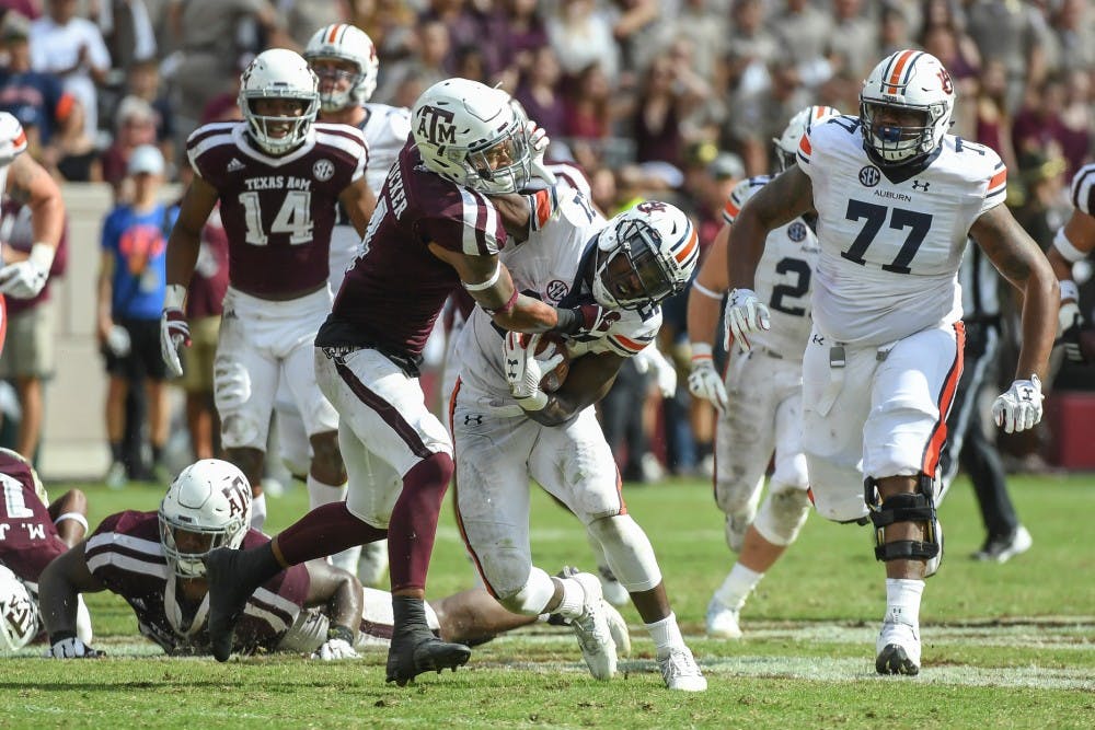 Kerryon Johnson (21)Auburn football vs Texas A&M on Saturday, November 4, 2017 in College Station, Texas.Photo by Wade Rackley/Auburn Athletics 