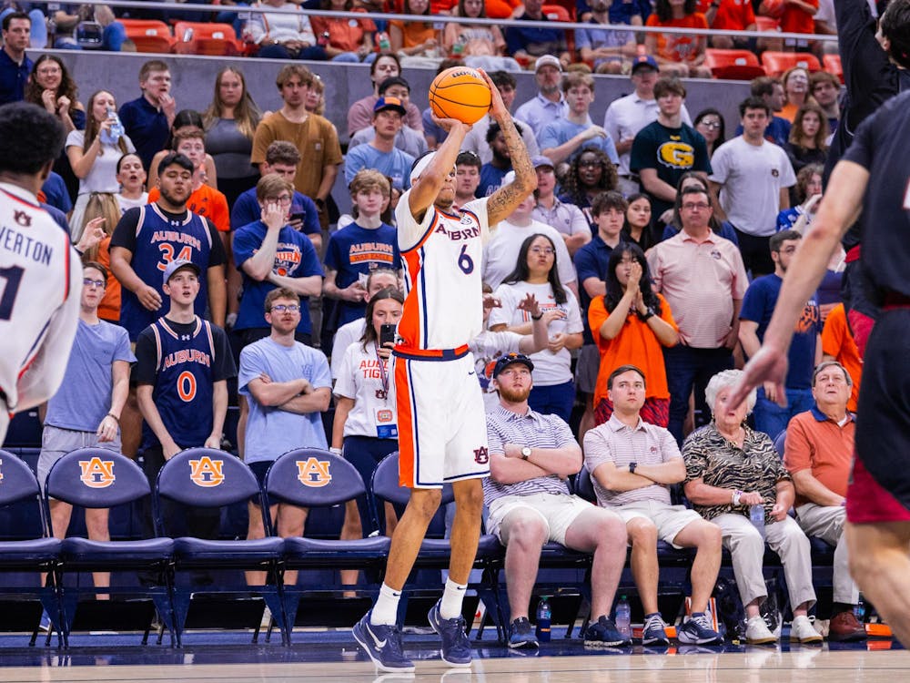 <p>Elyjah Freeman shoots and scores from the corner against Seattle on March. 22, 2026.</p>