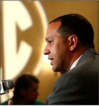 Tony Barbee speaks to the media about his Auburn Tigers.