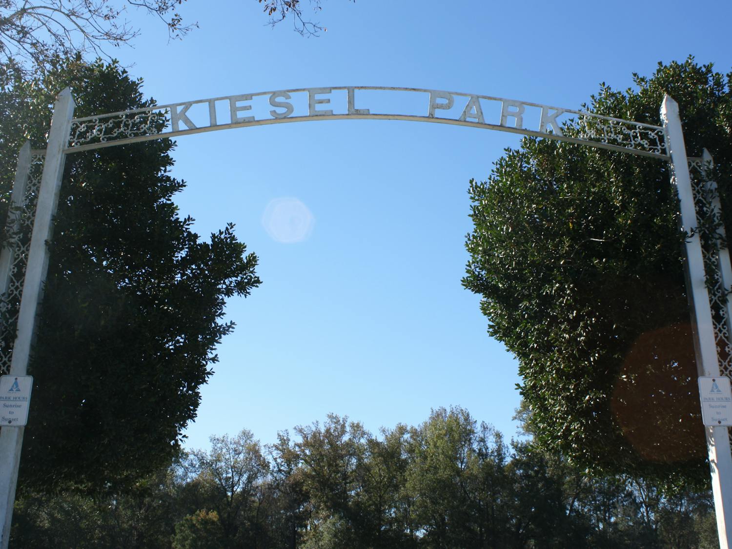 Kiesel Park sign.png