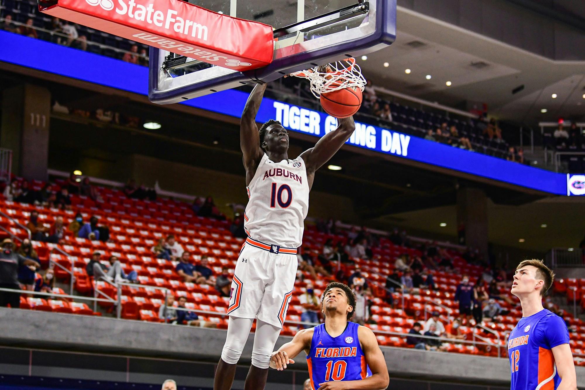 022321_Auburn_20210223 SL1_7740_ JT Thor gets a dunk.jpg
