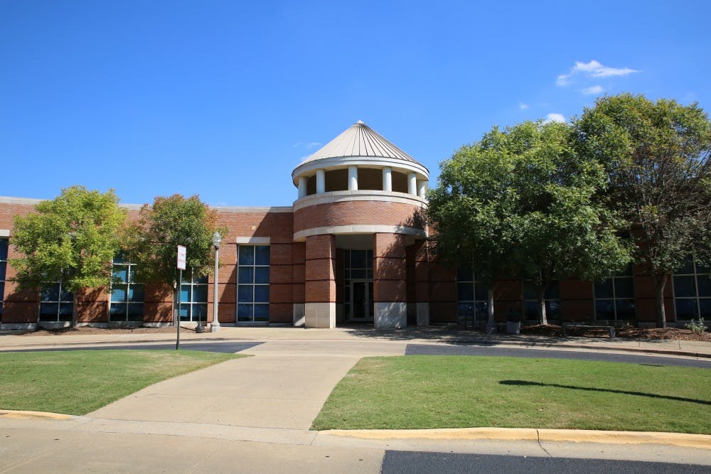<p>The&nbsp;Auburn Public Library is located in Auburn, Ala.</p>