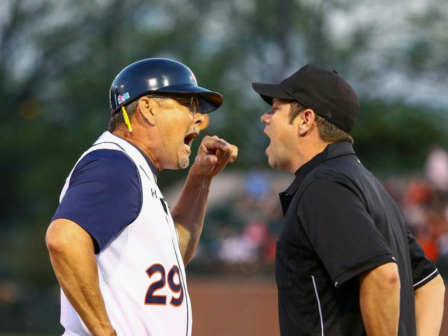 Sonny Golloway argues a call with the umpire. (file)