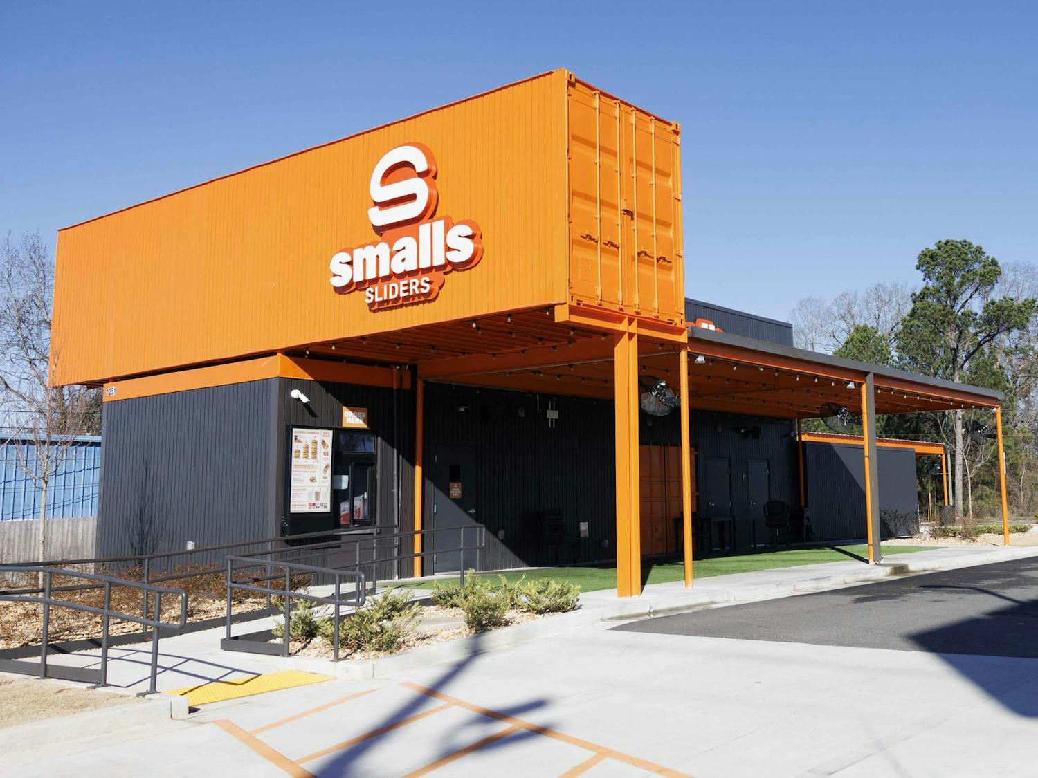 Smalls Sliders closed on Opelika Road in Auburn, Alabama.