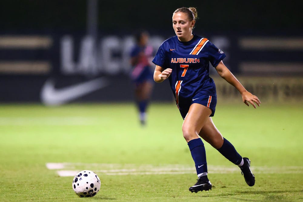 NASHVILLE, TN - OCTOBER 02 - Auburn midfielder Ava Caldwell (7) during the game between the Auburn Tigers and the #24 Vanderbilt Commodores at the Vanderbilt Soccer Complex in Nashville, TN on Thursday, Oct. 2, 2025.

Photo by David Gray/Auburn Tigers