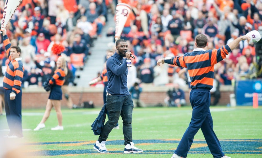 Honorary Mic-Man Chris Davis during pregame cheers. Auburn vs Alabama on Saturday, Nov. 25 in Auburn, Ala.