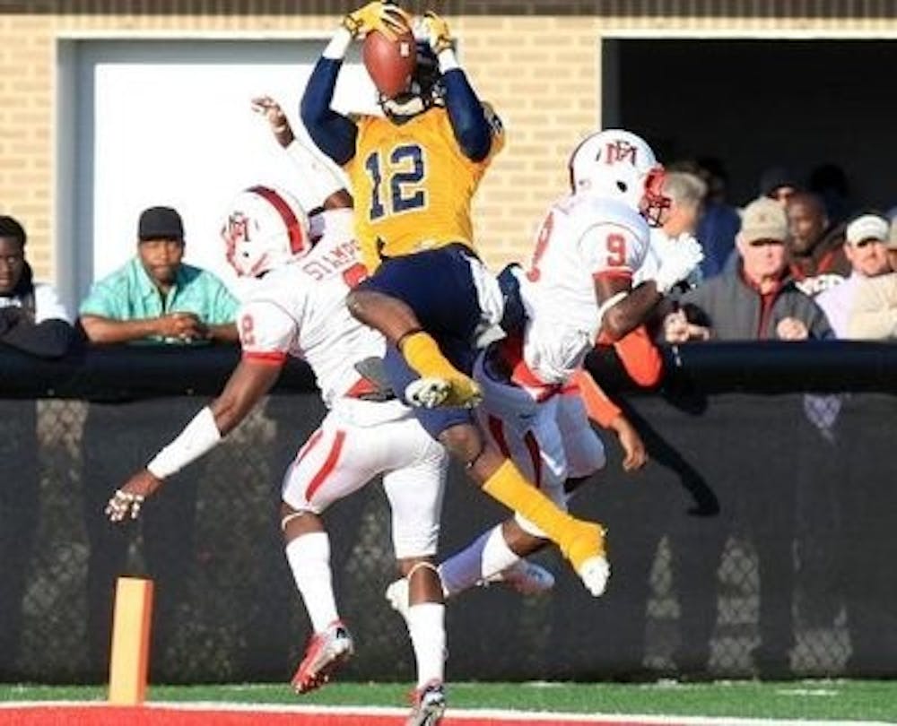 New Auburn signing D'haquille Williams catches a touchdown pass for Mississippi Gulf Coast Community College during a game against West Mississippi earlier this season.
(mgcccbulldogs.com)