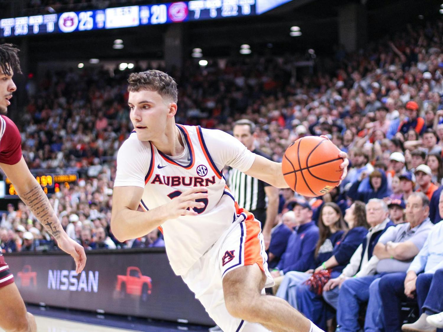 Filip Jović makes a rush toward the basket during the game against South Carolina on Jan. 17, 2026 in Neville Arena in Auburn, Ala.
