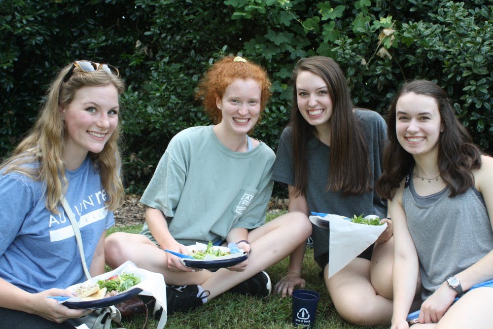 <p>Auburn students enjoy their meal provided by the&nbsp;Sustainability Picnic on Wednesday 24, 2017 at the Donald E. Davis Arboretum in Auburn, Ala.</p>