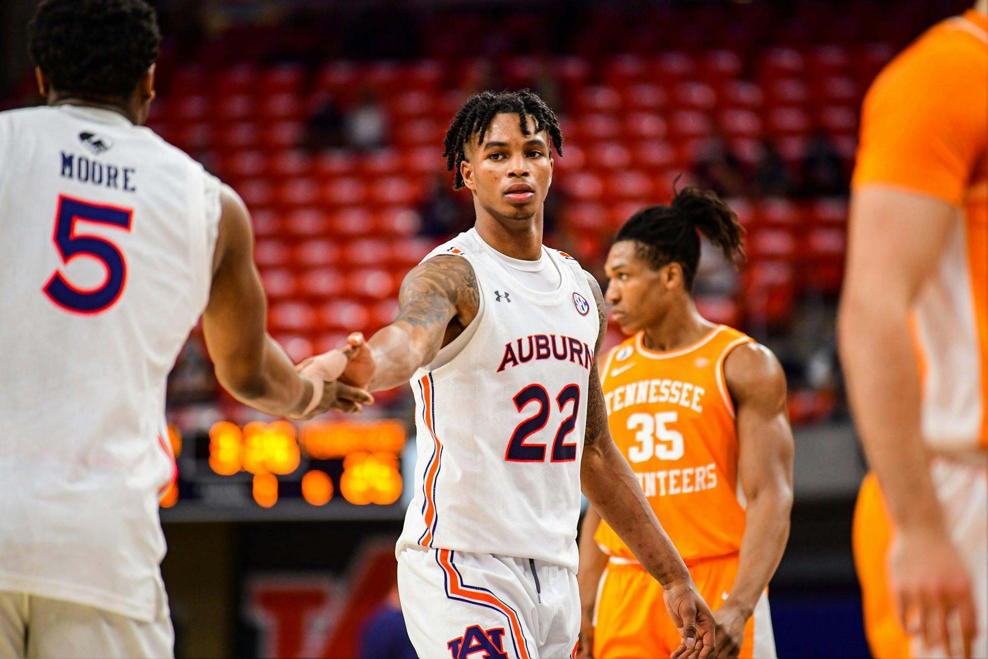 022721_Auburn_SL1_0551_Allen Flanigan and Chris Moore react .jpg