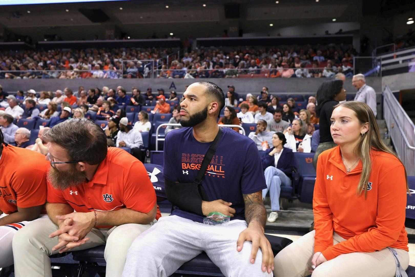 Johni_Broome_on_bench