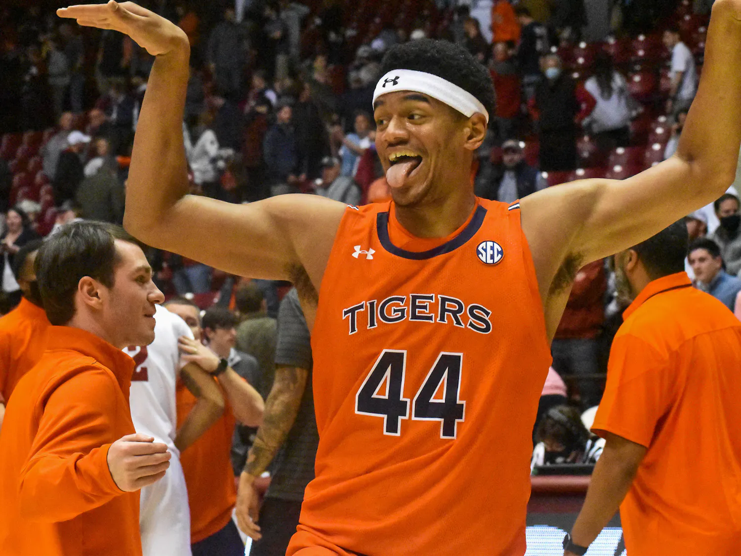 Dylan Cardwell Crane pose MBB