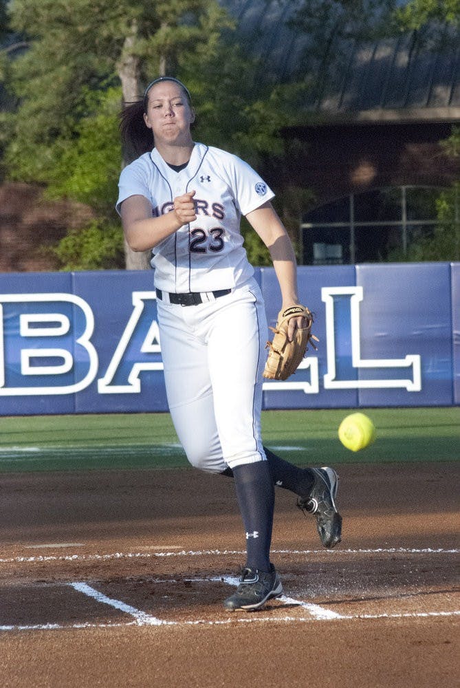 Lexi Davis (#23) pitches. (Emily Enfinger | Assistant Photo Editor)