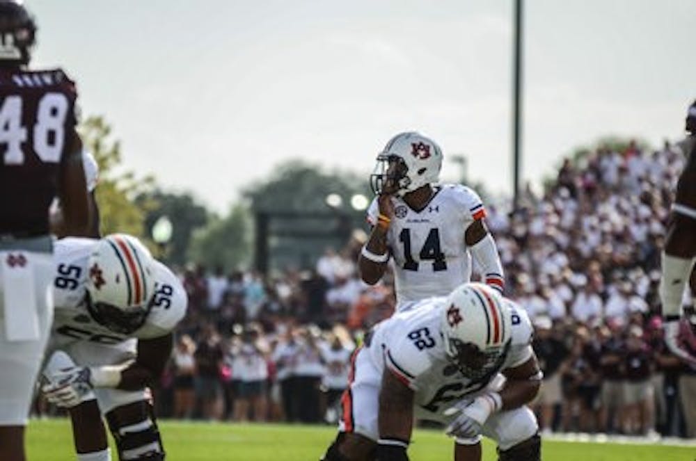 Nick Marshall prepares for the snap.

Raye May / PHOTO EDITOR