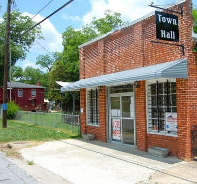 Voting took place at Loachapoka's town hall. (Anna Claire Conrad / COPY EDITOR)