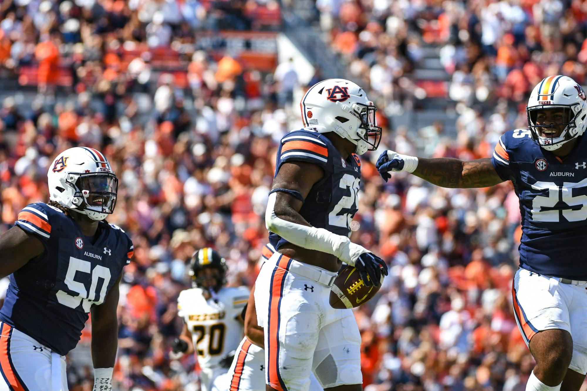 Auburn vs. Missouri Derick Hall