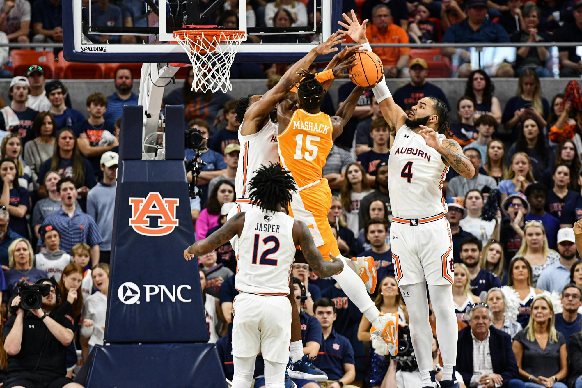 03/04MBB vs Tennessee