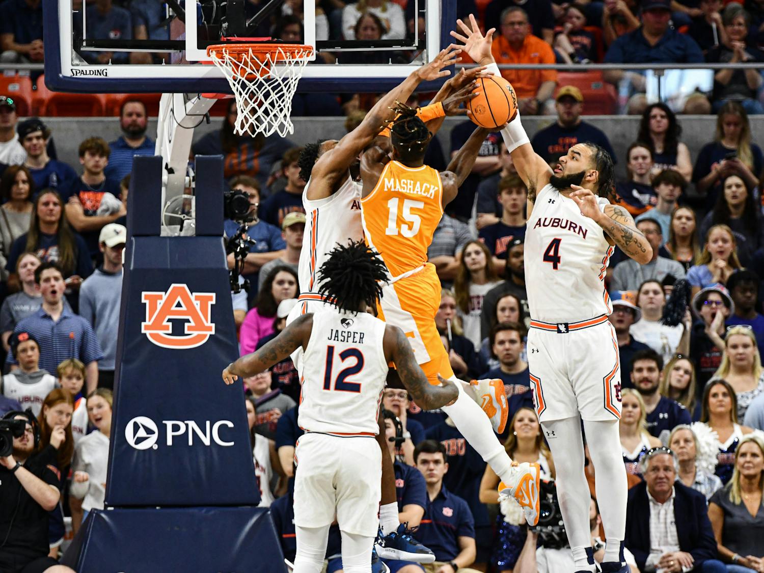 03/04MBB vs Tennessee