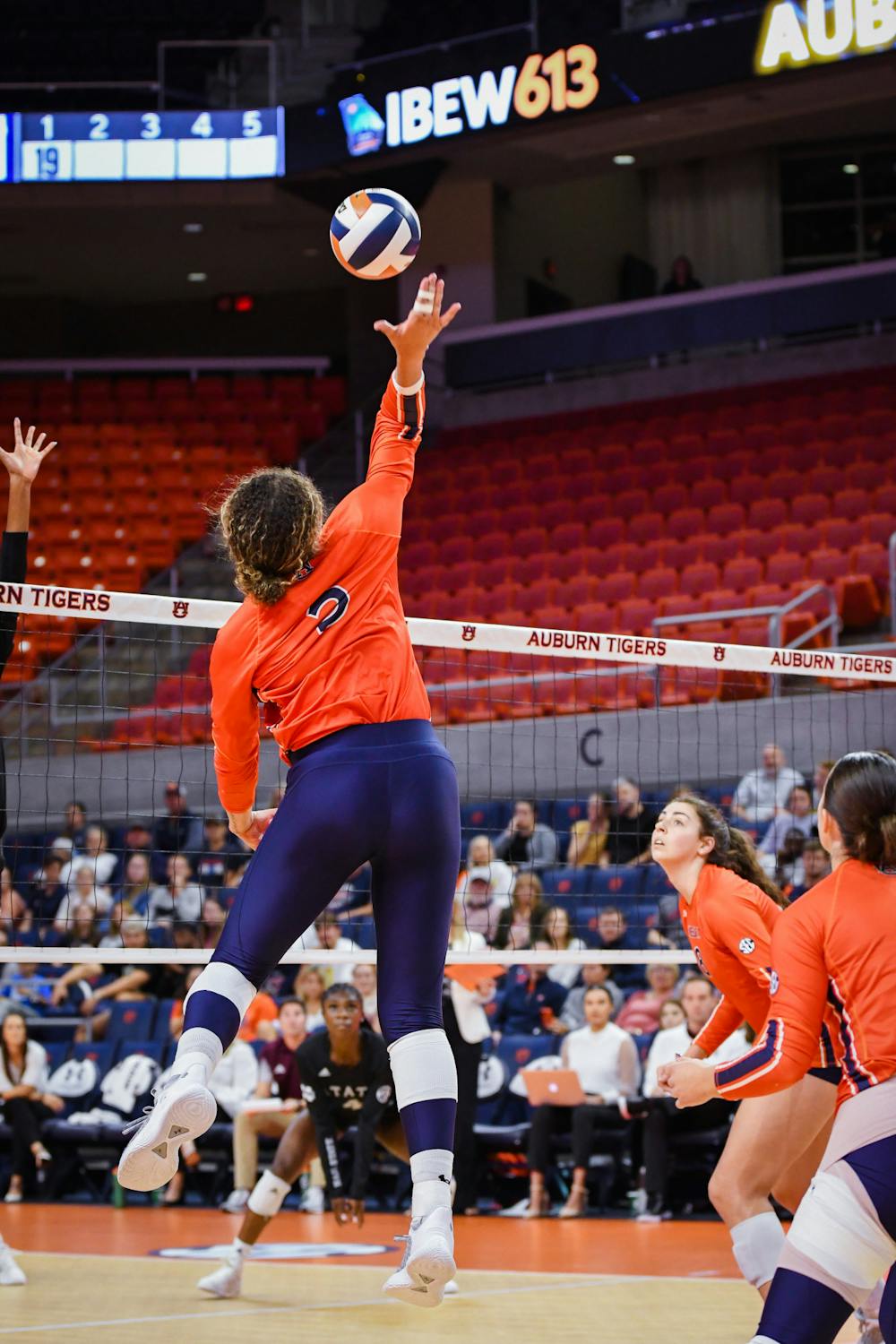 Auburn Volleyball Continues To Beat The Odds Against Missouri The Auburn Plainsman