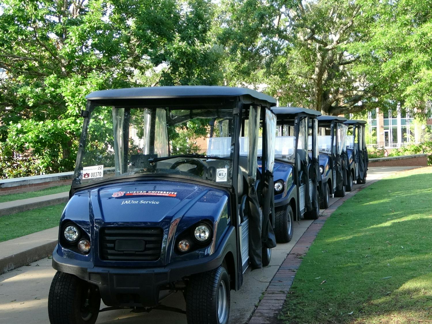 jAUnt golf carts
