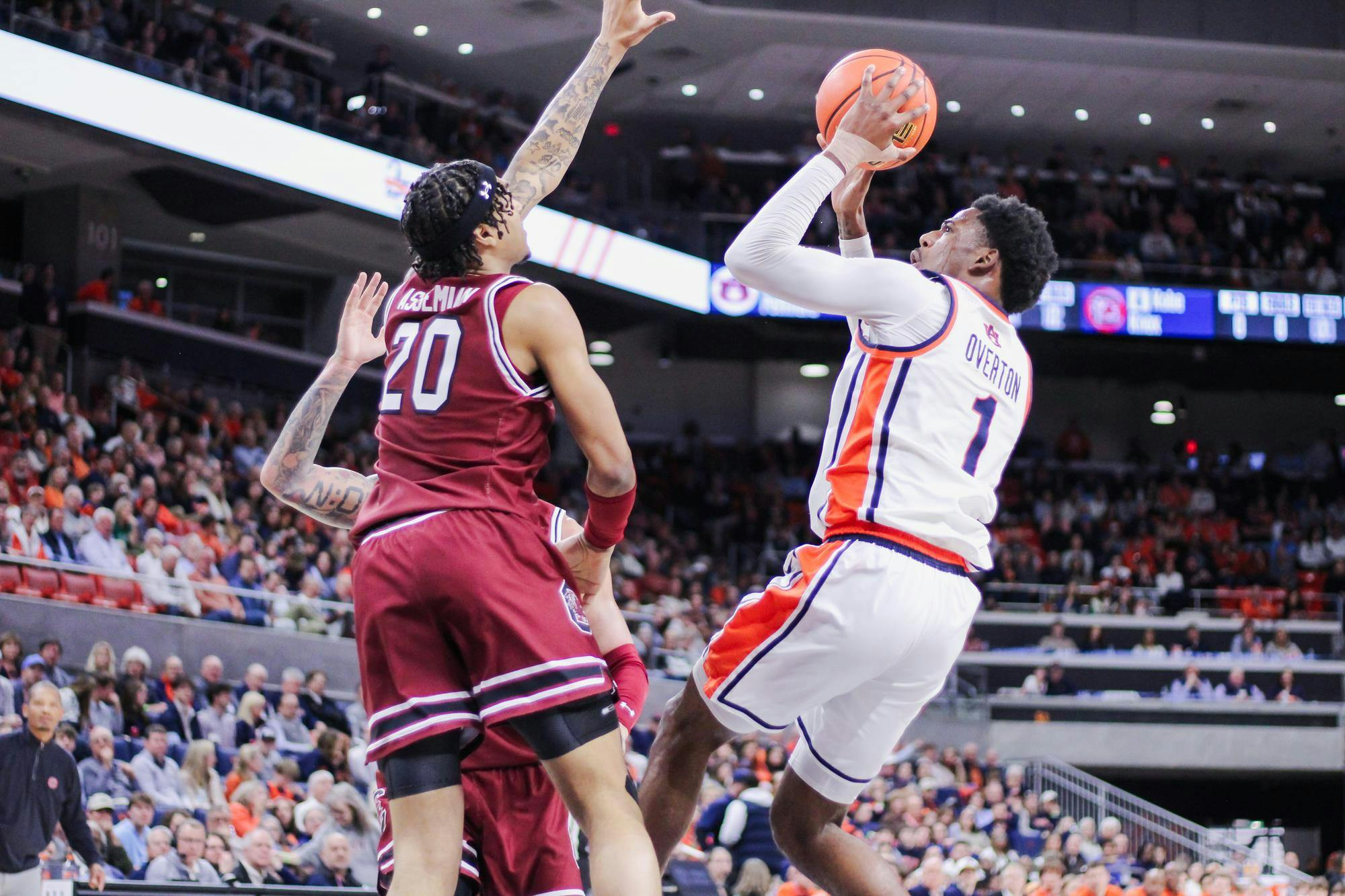 Kevin Overton shoots the ball during the game against South Carolina on Jan. 17, 2026, at Neville Arena in Auburn, Ala. 