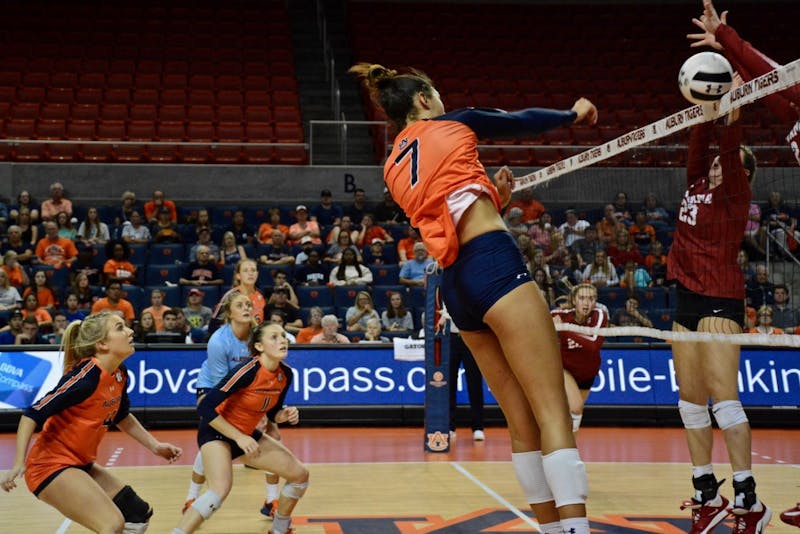 Gallery Auburn Volleyball Vs Alabama 10219 The Auburn Plainsman