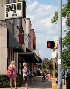 The entertainment district approved for downtown Auburn will only be in effect on specified days. (Rebecca Croomes / PHOTO EDITOR)