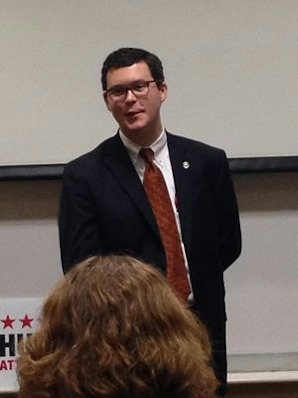 Joe Hubbard, Attorney General candidate, speaks to the Auburn University College Democrats. (Brian Stultz | Campus Writer)