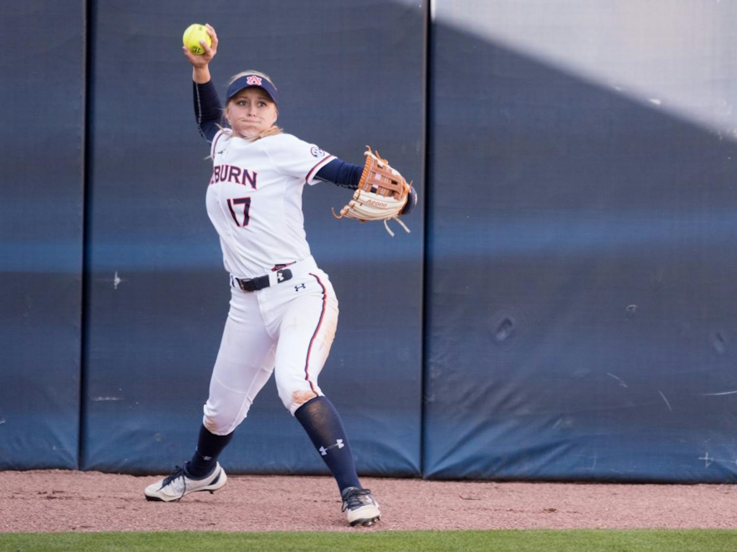 Morgan Podany throws the ball from the outfield during Auburn softball vs. UNCW on Sunday, Mar. 4, 2018, in Auburn, Ala.